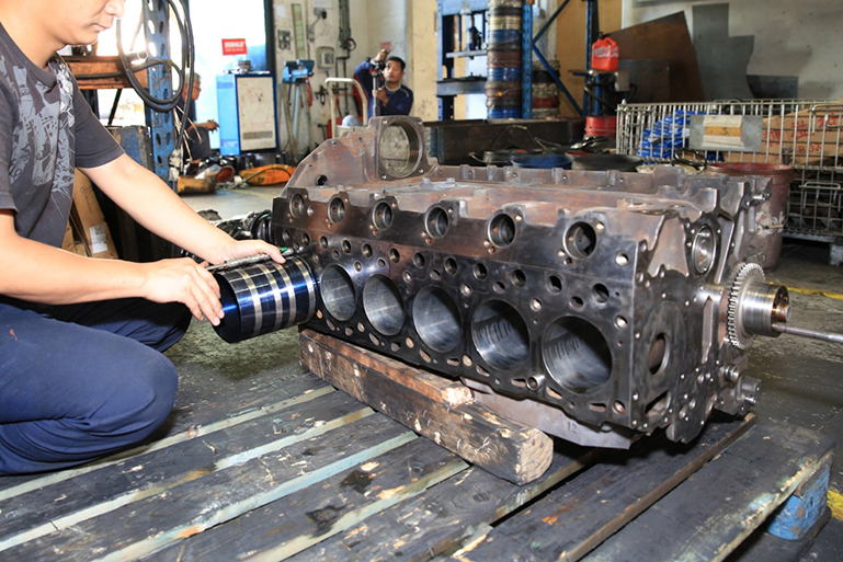 Five Factors To Consider Before Overhauling Your Engine – HCRCTM